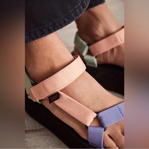 Free People Teva Flatform Platform Universal Light Weight Colorblock Sandals New - Picture 12 of 16